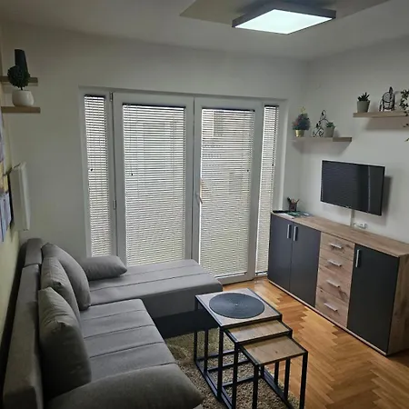 Car11 Apartment
