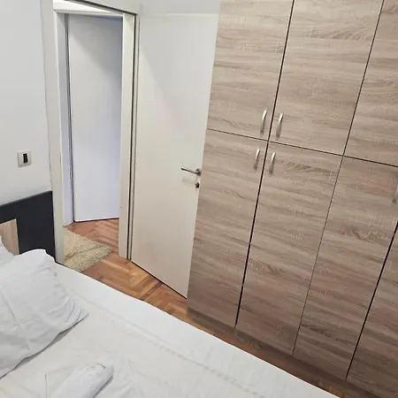 Apartment Car11 *
