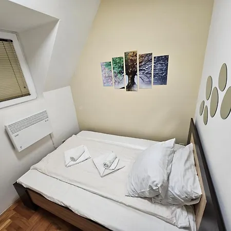 Apartment Car11 *
